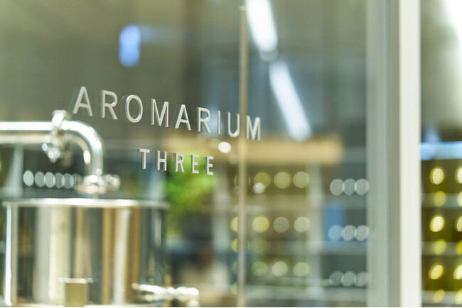 精油のオープンラボラトリー「AROMARIUM THREE」１周年記念、“香り”を五感で楽しむ期間限定イベントを開催