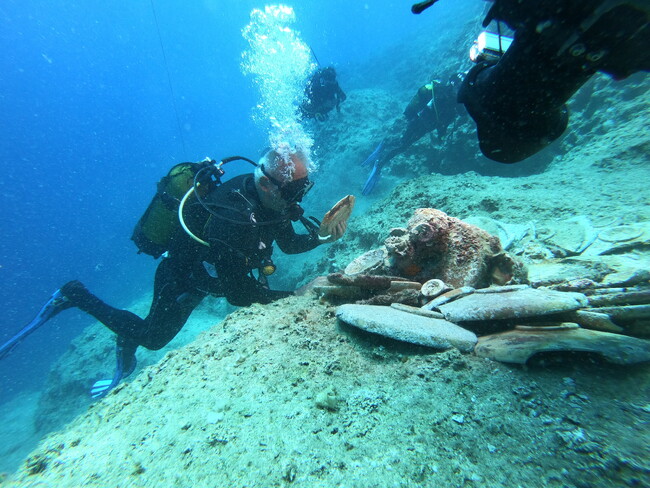 世界の水中考古学の新たな章の始まり-トルコ、アンタルヤ沖で2000年前の沈没船を発見