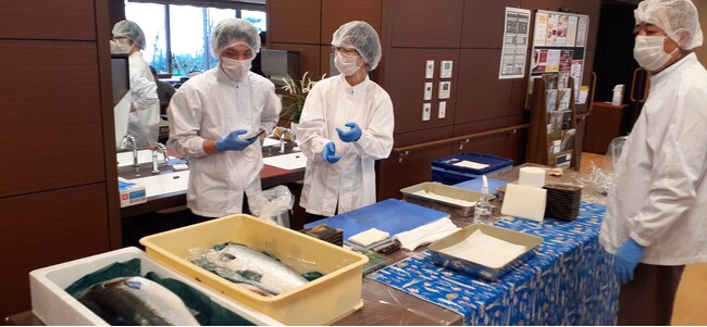 豊洲市場唯一の仲卸直営移動販売車が、介護施設・老人ホームへ本格展開