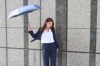 UVカット率99.9％！“着る日傘”のようなセットアップスーツが登場
「紫外線・暑さ・汗」のトリプル対策実現で夏場の過酷な環境をサポート