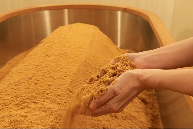 【世界初※】「食べるウェルネス体験」温浴施設のヒノキが究極のオーガニック納豆に生まれ変わる。特許技術の堆肥が生んだ「もり→ひと→つち」の奇跡のウェルネスフード、誕生。