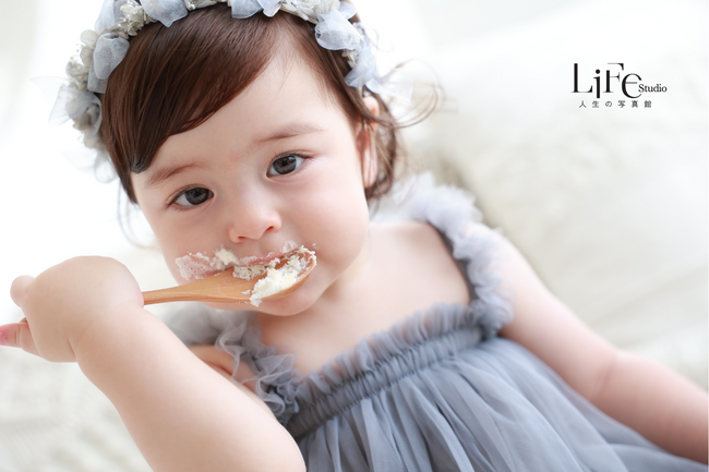1歳のバースデーフォトがもっと特別に！ライフスタジオ自由が丘店で平日限定「スマッシュケーキ」プレゼント
