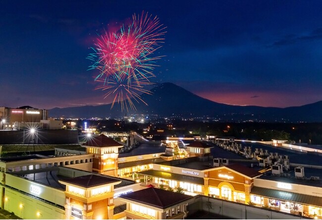 御殿場アウトレットの夏祭り「Gotemba Night!! 2025」打ち上げ花火や屋台フード、クラフトビールが集結するグルメフェス　7月19日（土）～8月23日（土）の毎週土曜日に開催
