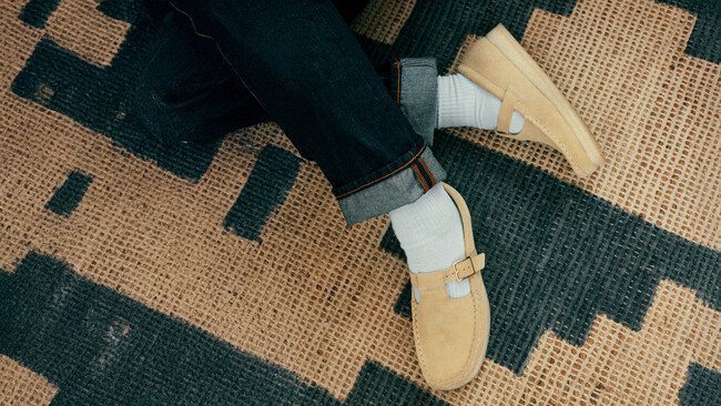 ワラビーにクラシックなひねりを。プレッピーなサマースタイルはこれで決まり。「 Wallabee(R)️ T-barワラビーTバー」