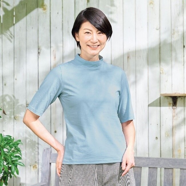 累計販売枚数４万枚！「着心地のいい服」で人気の『涼感五分袖ハイネック』に新色２色が登場。7/13(日)の新聞朝刊に広告掲載されます！
