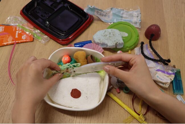 自由研究にもピッタリ！ヒトもプラスチックを食べている！？水族館アトアで海ごみ企画展にちなんだ体験型ワークショップ開催！
