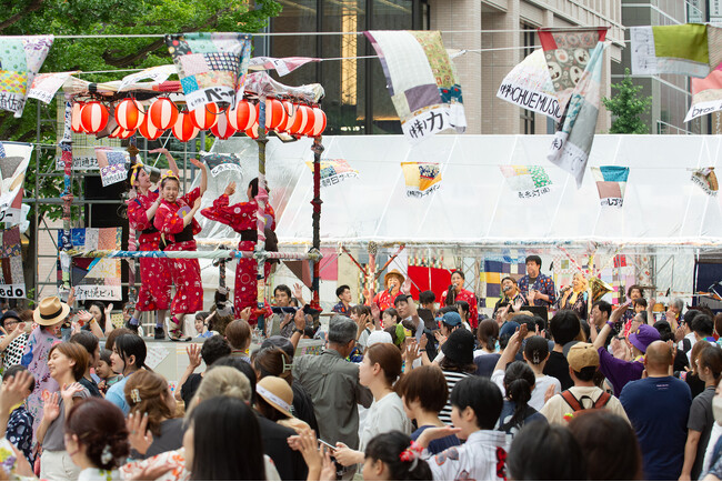 【さっぽろ八月祭2025】生演奏で盆踊りを踊る2日間！札幌市北３条広場