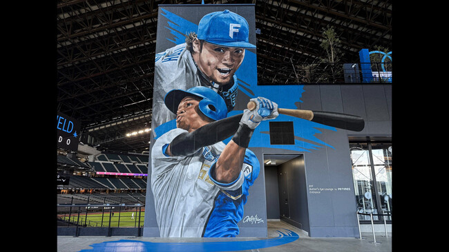 エスコンフィールドHOKKAIDOに北海道日本ハムファイターズ伊藤大海投手、万波中正選手の巨大壁画が完成！