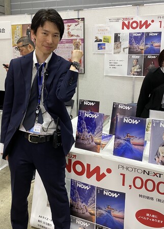【PHOTO NEXT2025 × 信長デイトナ】株式会社プロメディア代表取締役　深谷直佑氏が装着体験を実施