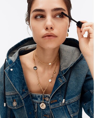 【DIOR FINE JEWELLERY】「ローズ デ ヴァン」10周年 アイコンを巡る壮大な旅 「ローズ セレスト」