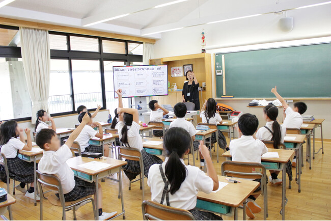 下着やからだの基礎知識を学ぶワコールの出前教室が累計受講者数20万人を突破！成長期のからだとこころの変化や下着の役割を伝える「ツボミスクール」などを開催