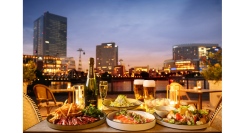 みなとみらいの美しい景色を望みながら、海辺の夕暮れ時を楽しむ「SUNSET GARDEN」