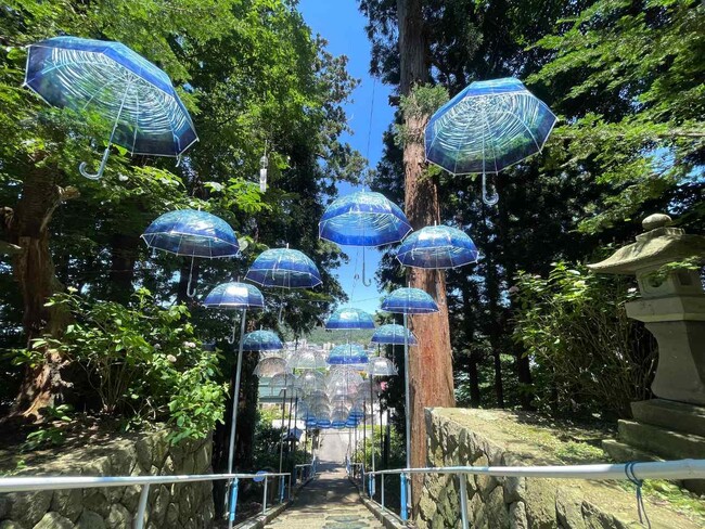 「これはめんこい」青森など全国23施設で“津軽びいどろ傘”のアンブレラスカイや無料貸し出しがスタート　【 #津軽びいどろ傘フォトコン 】