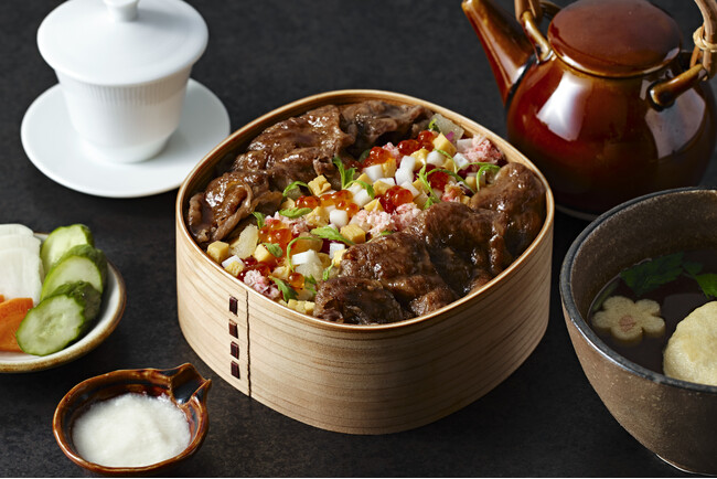 極上すき焼き、蟹、いくら、豪華三大食材を一度に味わう！　　　「特選焼きすき華ちらし」が数量限定で新登場