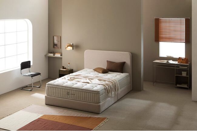 【LIVING HOUSE.にて取扱い開始】ZINUSのハイクラスラインのマットレス、ベッドなどを実店舗で体感が可能に！