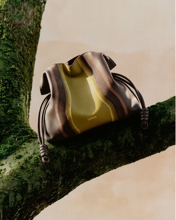 【ロエベ】 自然の地形を表現に落とし込んだランドスケープ コレクションが登場