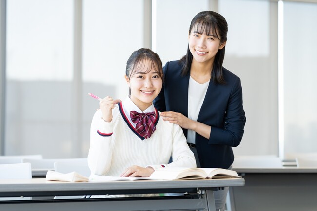 英検(R)上位級・TOEIC(R)高得点を2ヶ月で短期集中達成！英会話イーミックス新プログラム開始｜オンライン完結英語試験の“上級合格”や“ハイスコア獲得”は、もはや人生の選択肢を広げる必須スキル。