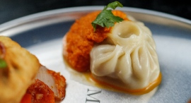 ネパール人シェフが同国の国民食「モモ」を日本人にも親しみやすくアレンジ。ネパール料理店『MOMO Stand Tokyo 2nd 』が、西新宿にオープン ネパール人シェフが同国の国民食「モモ」を日本人にも親しみやすくアレンジ。ネパール料理店『MOMO Stand Tokyo 2nd 』が、西新宿にオープン