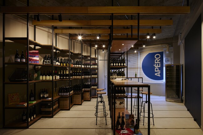 ワインのボトルショップ＆角打ち「APERO VILLAGE」池尻大橋の学校をリノベした複合施設「HOME/WORK VILLAGE」内に7/24（木）オープン！