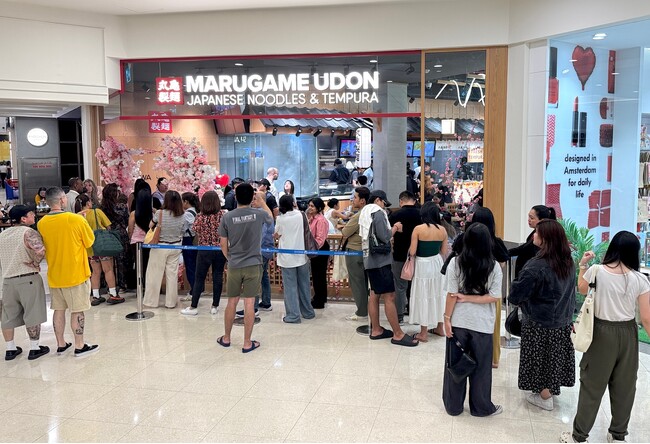 「MARUGAME UDON」UAE・ドバイ1号店を7月3日にグランドオープン、初日から行列の大盛況！