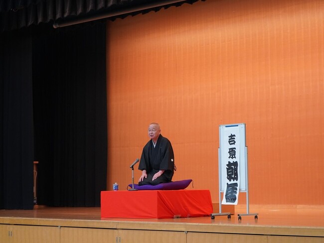 警察庁特別防犯支援官 吉原朝馬氏福岡県庁にて新作落語「詐欺に喝（勝つ）！２」を披露