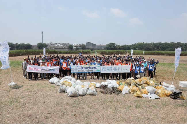 『瀬戸内4県一斉清掃大作戦！』を開催。岡山会場には280人以上が参加！　旭川河川敷で500Kgのごみを集めました！
