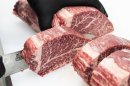 上質なヒレ肉を提供直前にカットして提供