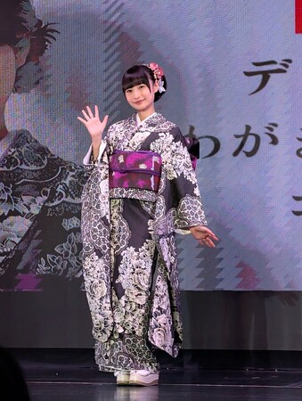 祝デビュー５周年 演歌歌手・望月琉叶 小室哲哉氏提供楽曲『わがまま』発売記念 コンサート　ライブレポート
