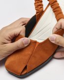 さりげなく仕込まれたゴム