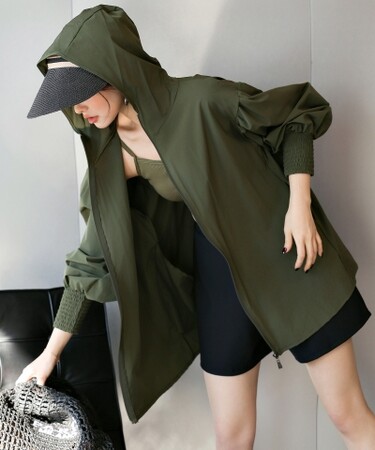 ＜Qoo10「パーカー」販売数ランキング＞多機能なUVカットパーカーが人気