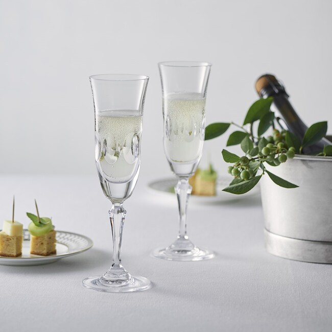 【ウェッジウッド】新作グラスウェア「Signet」登場。酷暑の家時間を、お気に入りの涼やかな器で。