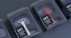 バイクの“鍵”までカスタムする時代へEVATEK × クローバー 共同開発 カスタムキー「ポールポジション」発売開始