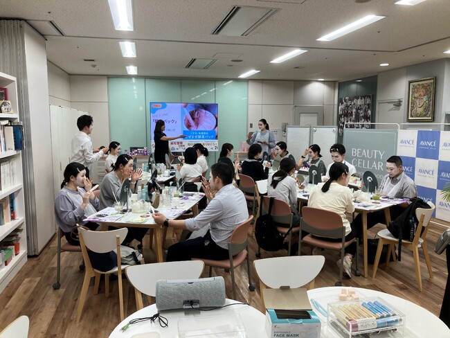 六本木の街の安全を守る！ ハリウッドビューティーグループは麻布警察署と連携し、地元地域の女性の支援を継続しています。