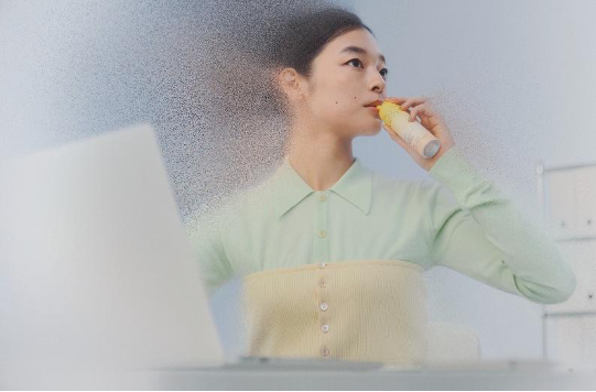 “シュッと１秒、ミストでビタミンチャージ”の新体験！飲むミストサプリ「IN MIST」、爽快感あふれる新Web CMを公開