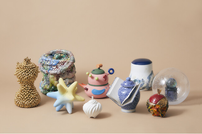 9名のアーティストによる、17点の飾れる骨壺の展示・販売を行うアートフェア「A・LIFE・FROM・DEATH　― 死を日常に取り戻す、アートとしての骨壺展 ―」