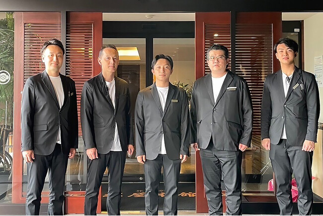 作業着スーツ発祥のボーダレスウェアブランド「WWS」、創業71年の老舗旅館のユニフォームとして“初”導入！