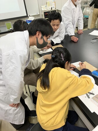 【摂南大学】８月８日、「交野市中学生理科セミナー」を開催