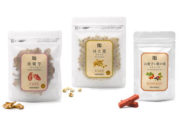 毎日のおやつやデスクワークの合間にも！「青森県産赤菊芋チップス」「はと麦スナック」「国産山査子＆桑の実スティック」2025年8月1日（金）新発売