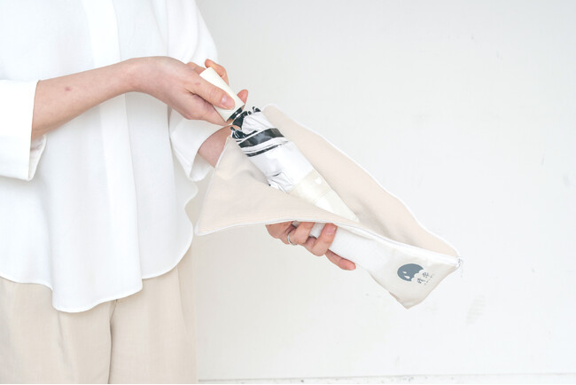 【57%OFF！超軽量だから持ち歩きも苦じゃない】8月1日～タイムセール開催。完全遮光&UVカット率100%&カテゴリランキング1位獲得の超軽量晴雨兼用折りたたみ日傘「晴雫（はれしずく）」楽天市場