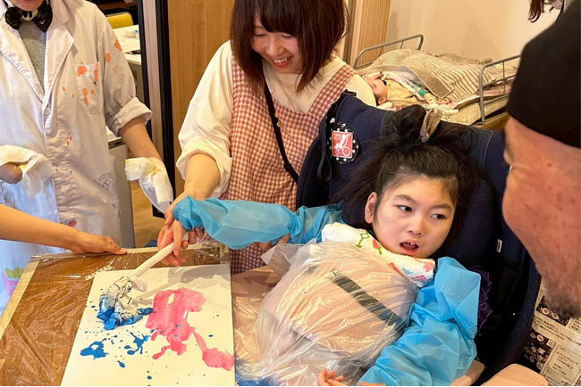 重度障がいのある子どもたちの絵が札幌の街を彩る｜チ・カ・ホとバンカラでONEART SPPORO展開催