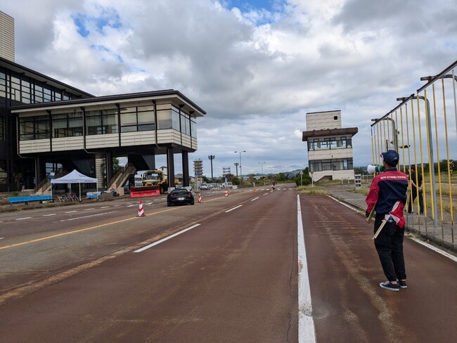 【JAF石川】公道ではできない運転体験を安全運転につなげる「ドライバーズセミナー 一般コース（半日）」を開催