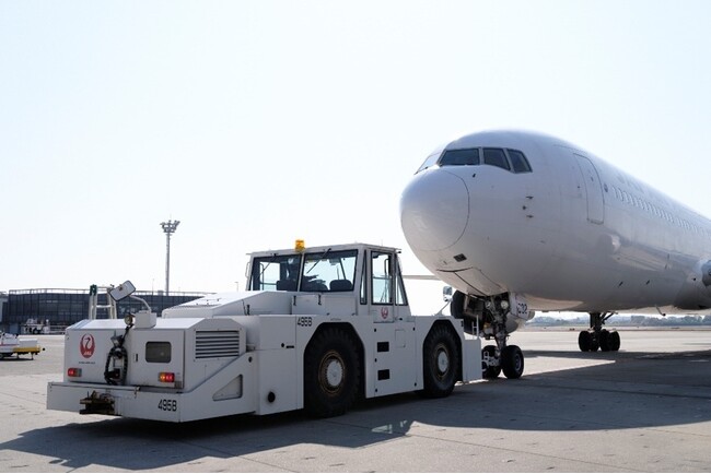 新千歳空港にて、高精度3次元地図データを応用した除雪支援システム「SRSS」を航空機のプッシュバック時のガイダンスに活用する実証実験を開始