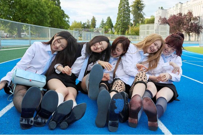 KiiiKiii、新曲「DANCING ALONE」で描く“今”を生きる感情のプレイリスト--友情と青春が弾けるエモーショナルな夏の記録