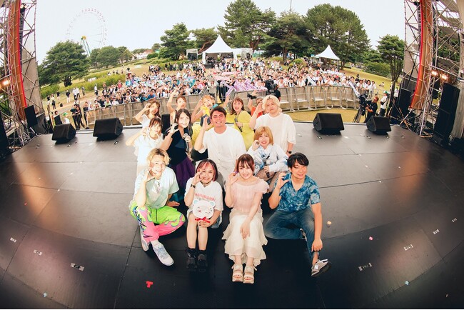 「LuckyFes’25」最終日の幕開けに14名のLシンガーが登場！それぞれの個性が光るパフォーマンスを披露
