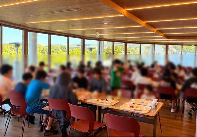 神奈川県の児童養護施設で生活する子どもたちを、エレコムが所有する葉山町の研修施設へ招待