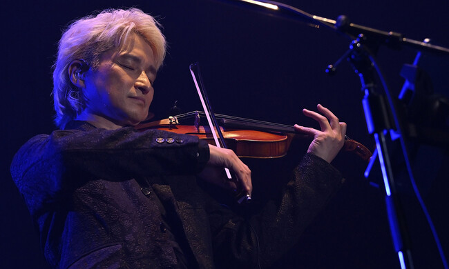 2024年4月に20周年を迎えたヴァイオリニストNAOTOのアニバーサリーライブの模様を、10月にWOWOWで放送・配信決定！