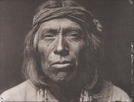 エドワード・S. カーティス《シワワチワ ズニ族》1903年