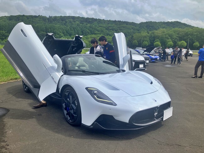 未来の整備士を応援!ネクステージが専門学校のオープンキャンパスに車両提供