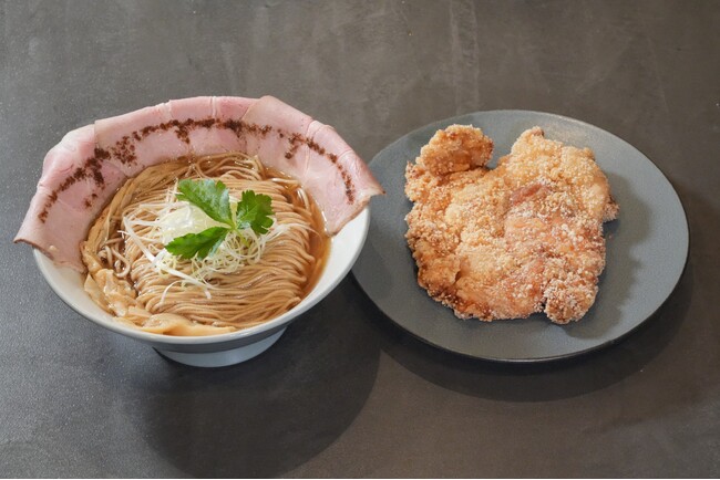 関西初！ダージーパイとラーメン専門店「一揚一杯 ICHIAGE IPPAI」台湾名物の大鶏排を自家製たれに漬け込み大阪式に！　　　　　　　これが大阪の新定番！