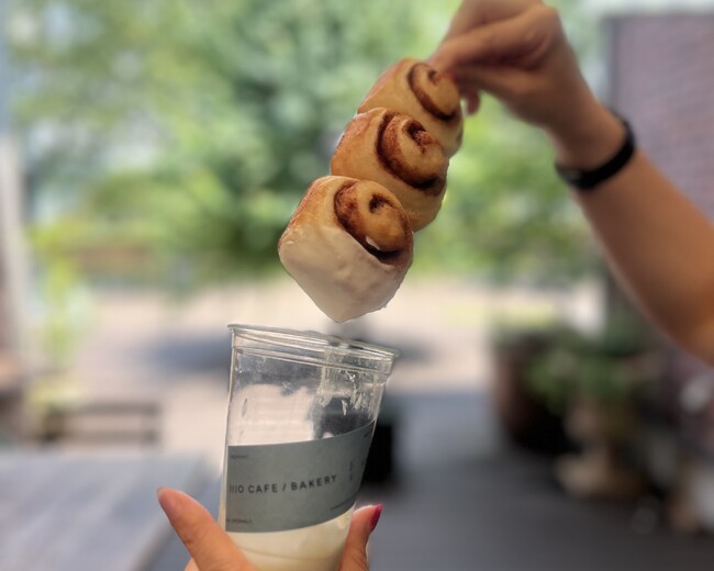 人気のプラントベース・シナモンロールが”食べ歩きスイーツ”になって登場！8月23日（土）・24日（日）、「1110 CAFE/BAKERY」が「第45回たたら祭り」に出店。
